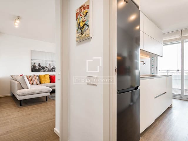 2 soverom Leilighet til salgs i Barcelona by med svømmebasseng garasje - € 880 000 (Ref: 10007524)