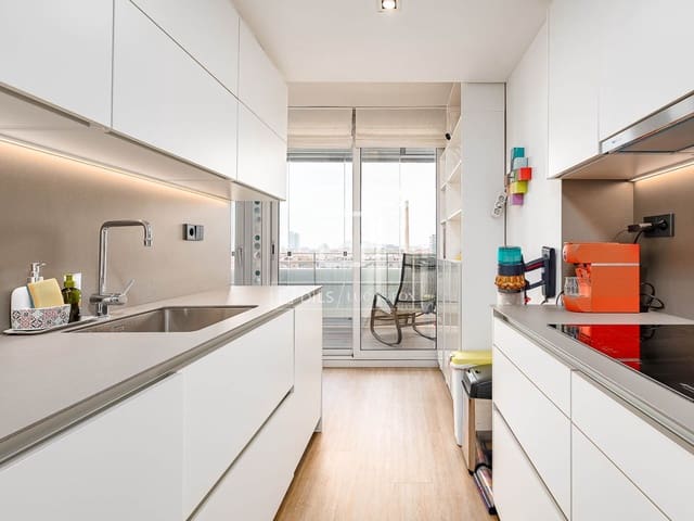2 soverom Leilighet til salgs i Barcelona by med svømmebasseng garasje - € 880 000 (Ref: 10007524)