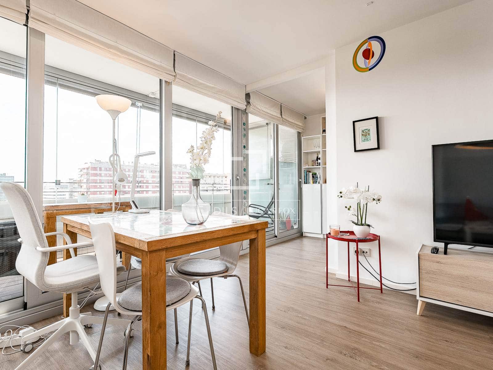 2 soverom Leilighet til salgs i Barcelona by med svømmebasseng garasje - € 880 000 (Ref: 10007524)