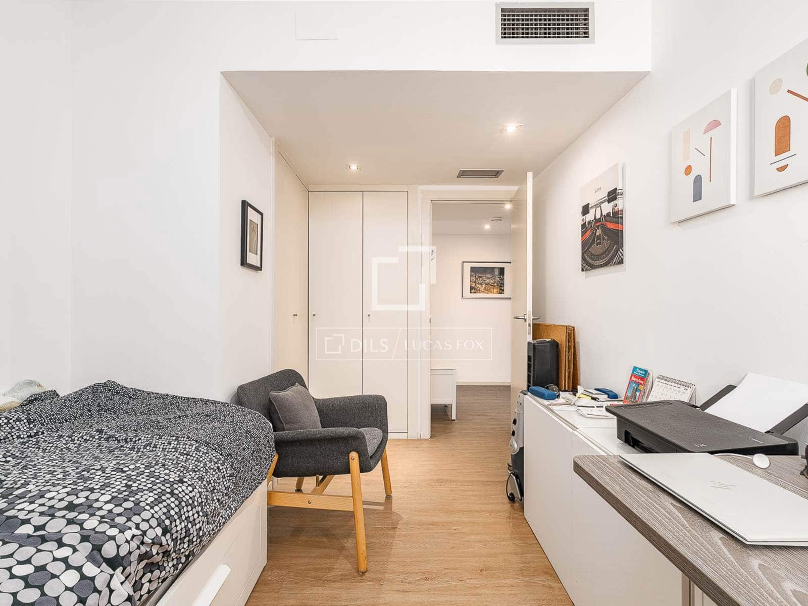 2 soverom Leilighet til salgs i Barcelona by med svømmebasseng garasje - € 880 000 (Ref: 10007524)