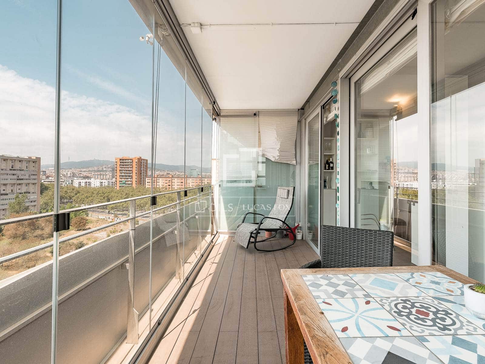 2 soverom Leilighet til salgs i Barcelona by med svømmebasseng garasje - € 880 000 (Ref: 10007524)