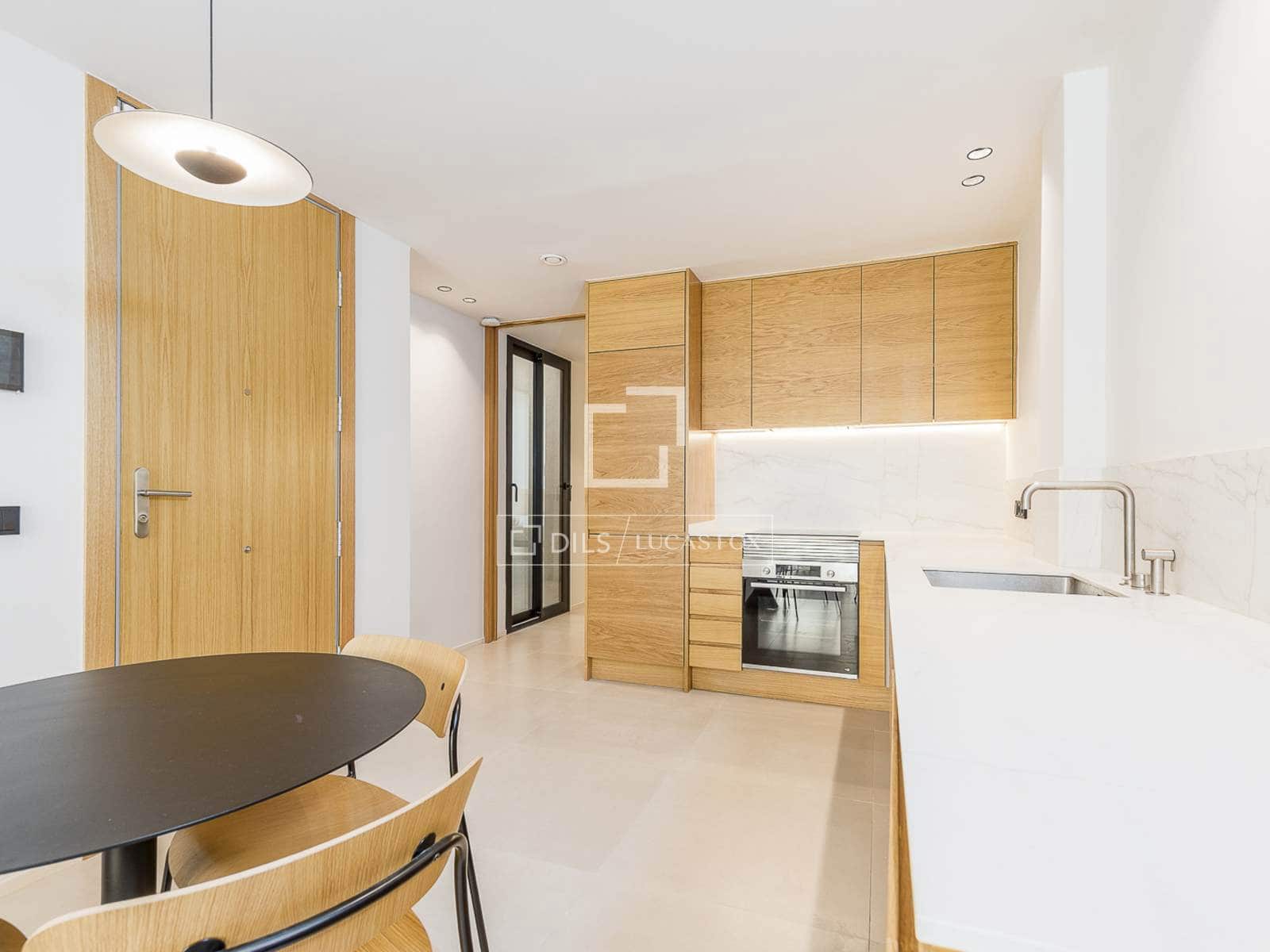 2 slaapkamer Appartement te koop in Barcelona stad met zwembad - € 635.000 (Ref: 10007740)
