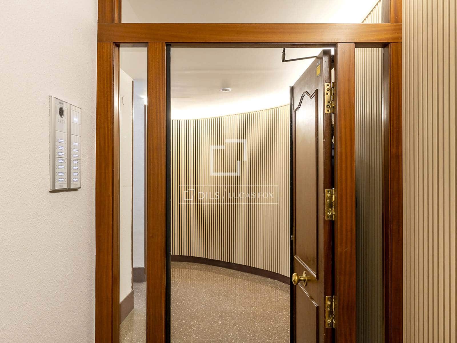 Appartement de 2 chambres à louer à Barcelone ville avec garage - 2 500 € (Ref: 10007876)