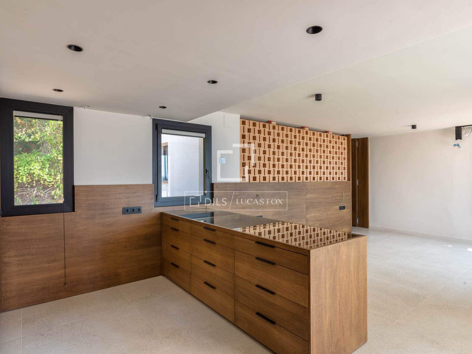 7 sypialnia Willa na sprzedaż w Lloret de Mar z basenem garażem - 5 995 000 € (Ref: 10007877)