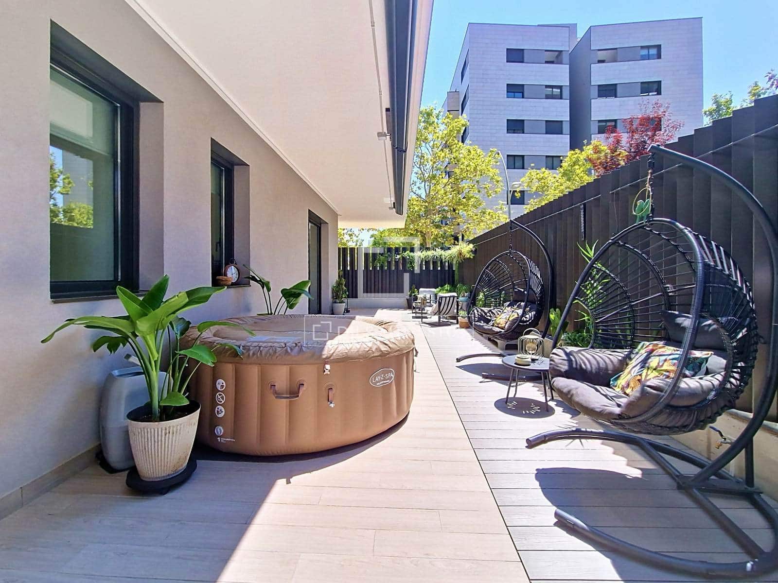 3 sypialnia Apartament na sprzedaż w Vilanova i la Geltru z basenem garażem - 620 000 € (Ref: 10007881)