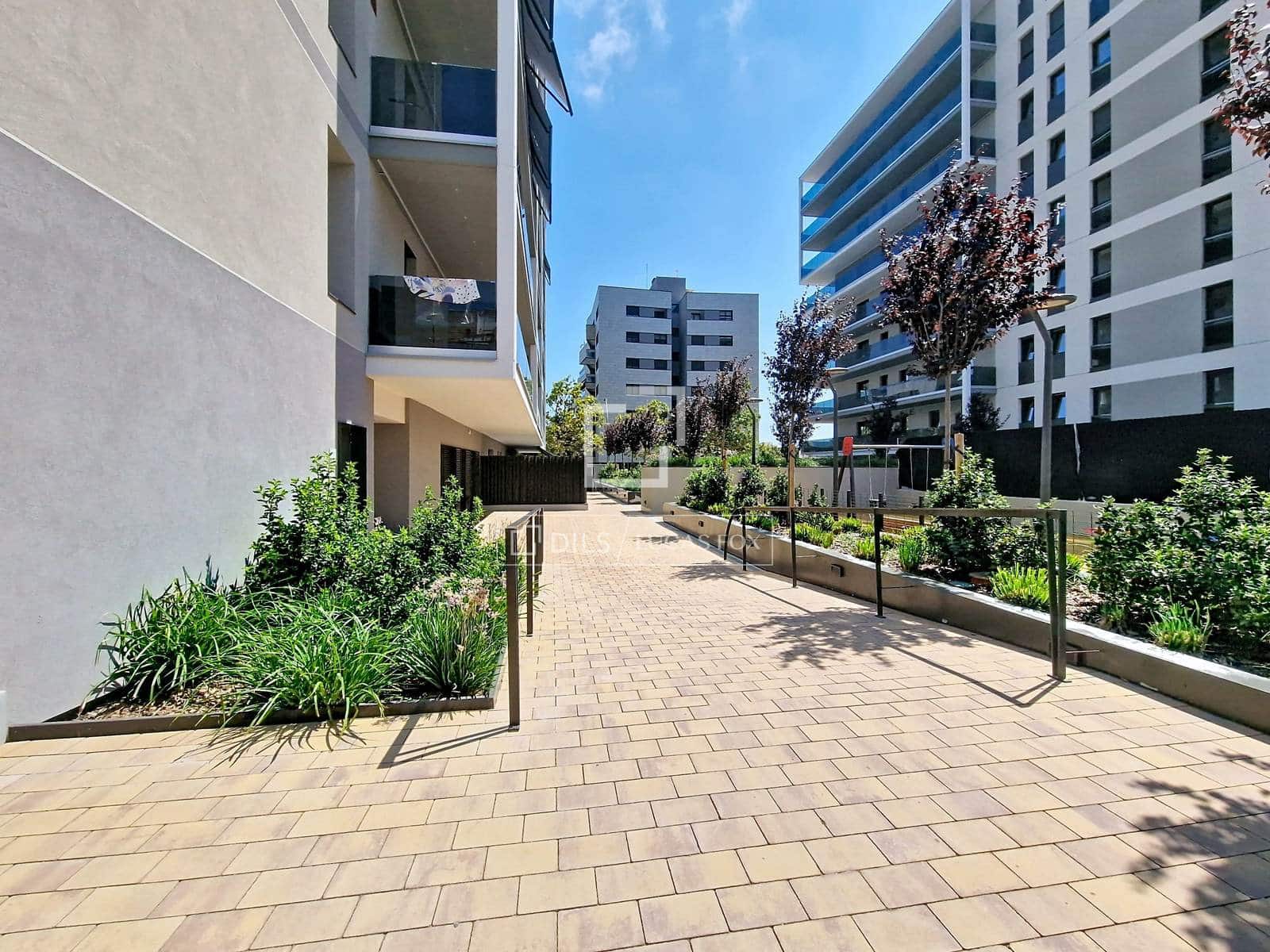 3 sypialnia Apartament na sprzedaż w Vilanova i la Geltru z basenem garażem - 620 000 € (Ref: 10007881)