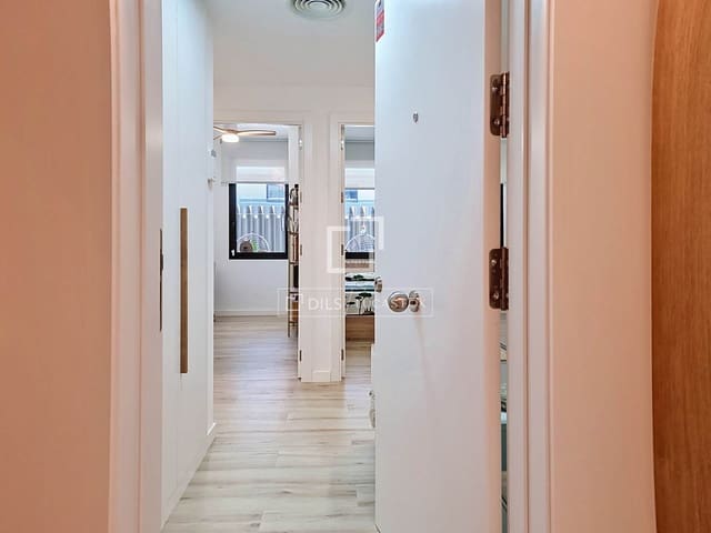 3 sypialnia Apartament na sprzedaż w Vilanova i la Geltrú z basenem garażem - 620 000 € (Ref: 10007881)