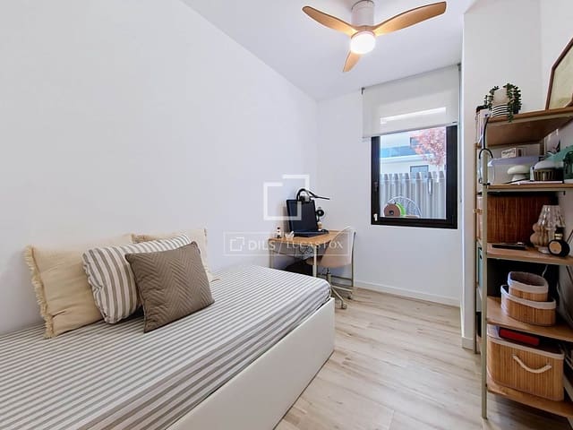 3 sypialnia Apartament na sprzedaż w Vilanova i la Geltrú z basenem garażem - 620 000 € (Ref: 10007881)