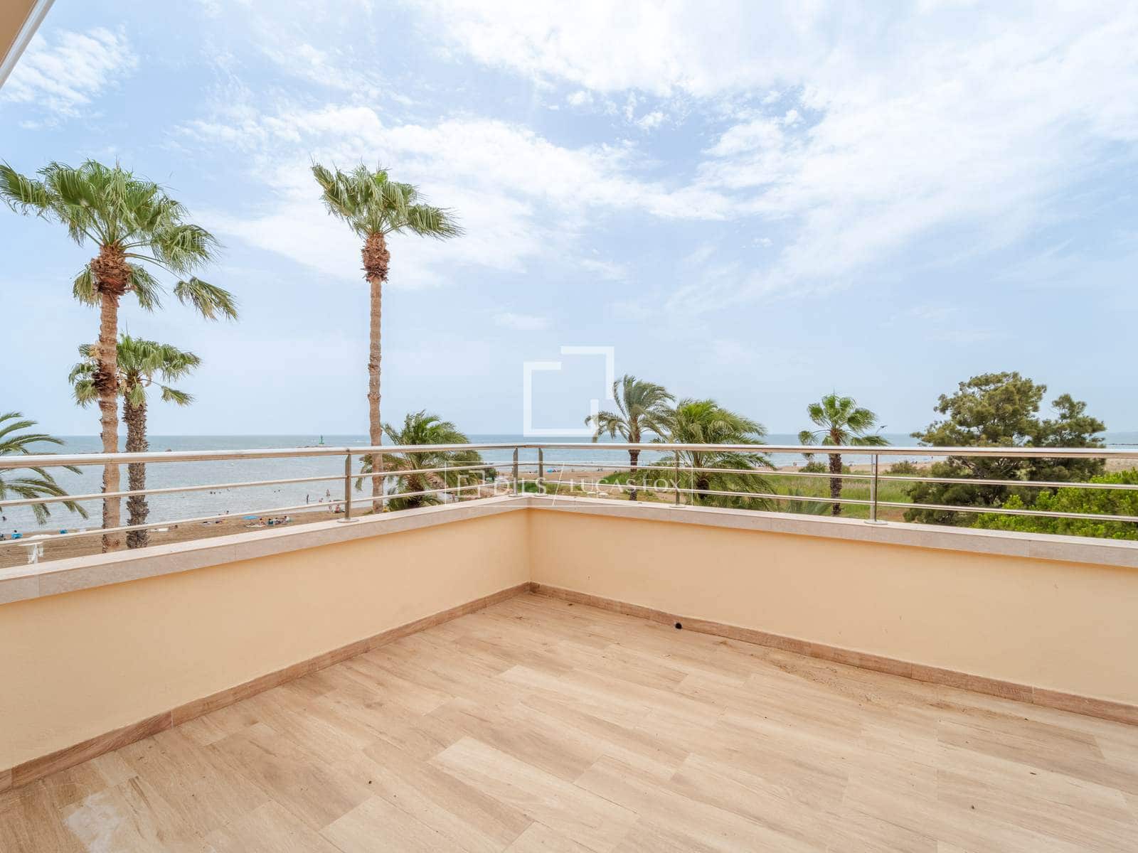 4 bedroom Villa for rent in La Pobla de Farnals with pool garage - € 3,950 (Ref: 10007882)