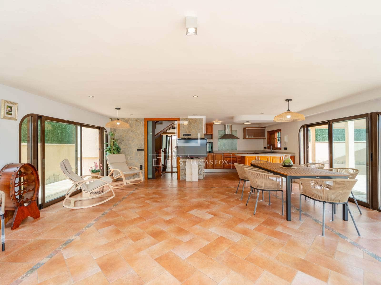 4 bedroom Villa for rent in La Pobla de Farnals with pool garage - € 3,950 (Ref: 10007882)