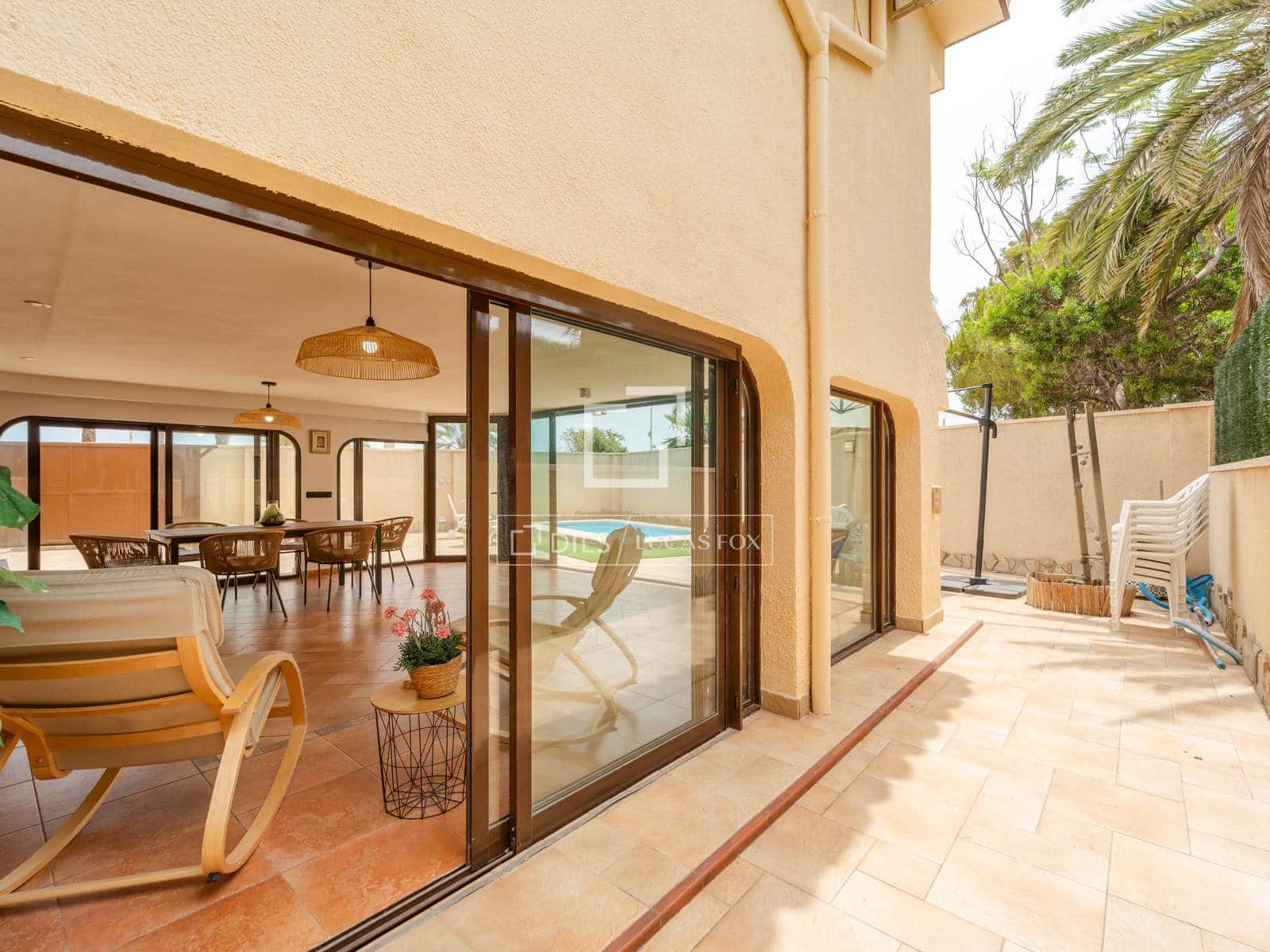 4 bedroom Villa for rent in La Pobla de Farnals with pool garage - € 3,950 (Ref: 10007882)