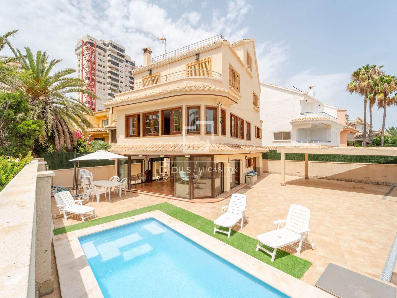 4 bedroom Villa for rent in La Pobla de Farnals with pool garage - € 3,950 (Ref: 10007882)