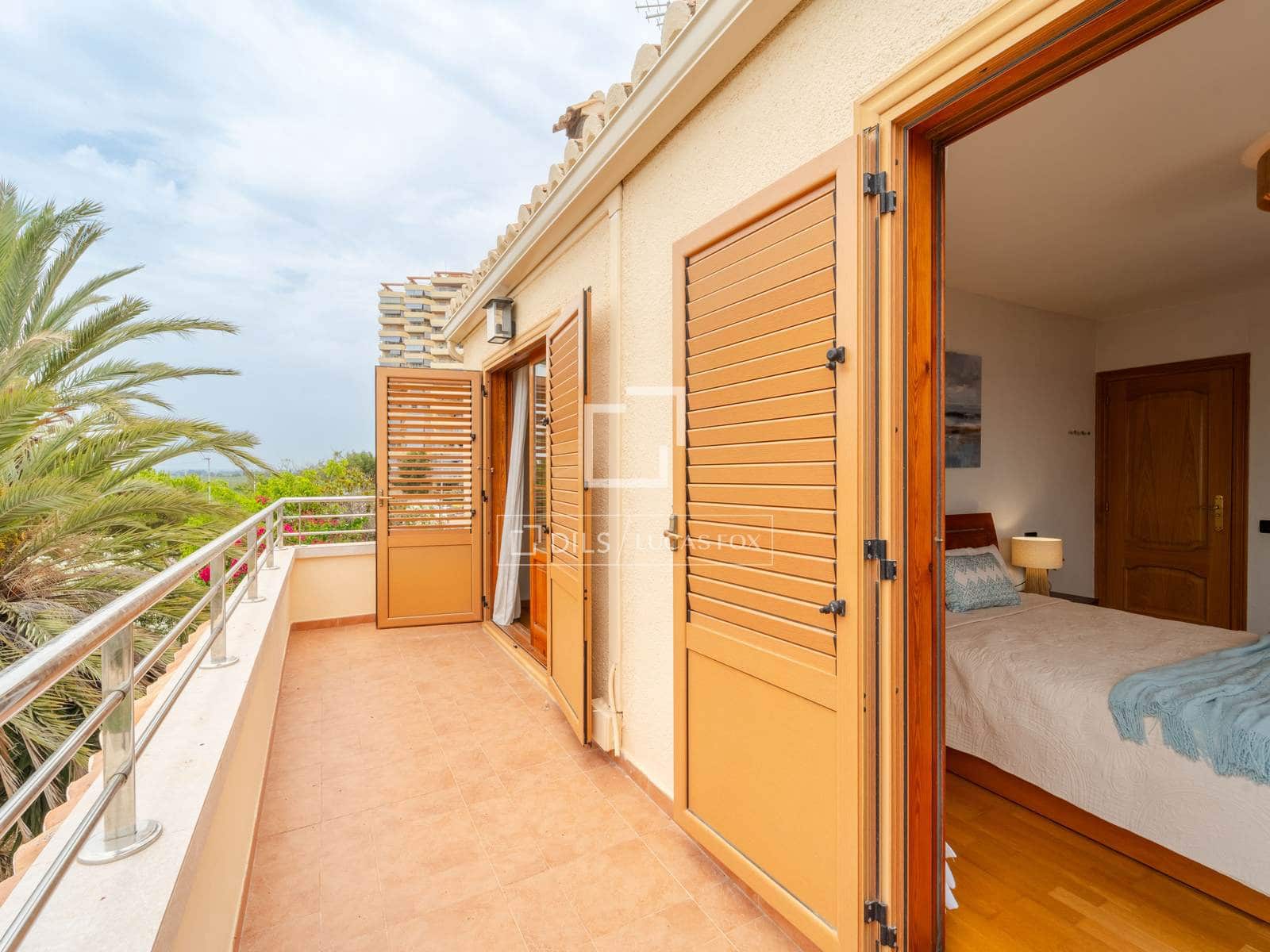 4 bedroom Villa for rent in La Pobla de Farnals with pool garage - € 3,950 (Ref: 10007882)