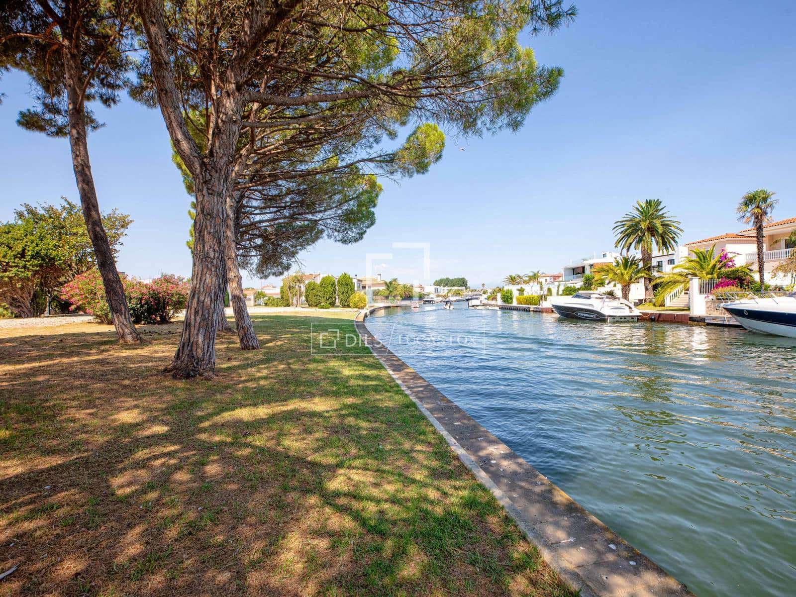 Tomt till salu i Castello d'Empuries - 750 000 € (Ref: 10008003)