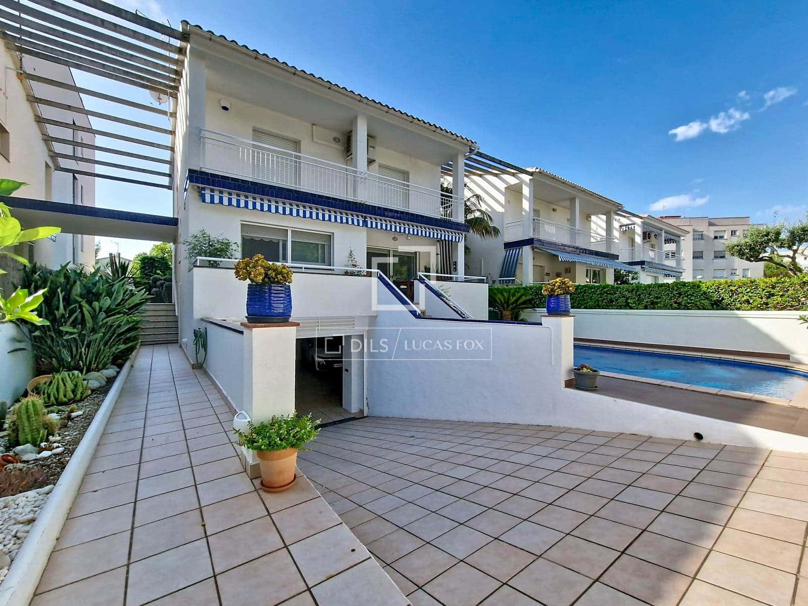 5 slaapkamer Villa te koop in Vilanova i la Geltru met zwembad garage - € 890.000 (Ref: 10008004)