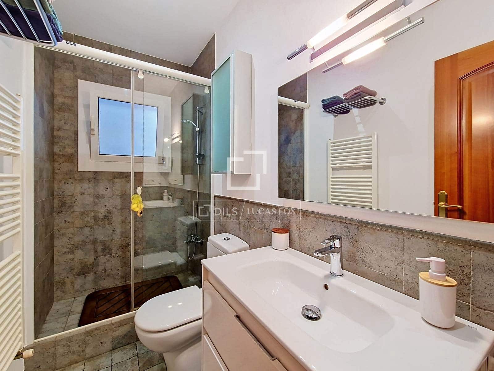 5 slaapkamer Villa te koop in Vilanova i la Geltru met zwembad garage - € 890.000 (Ref: 10008004)