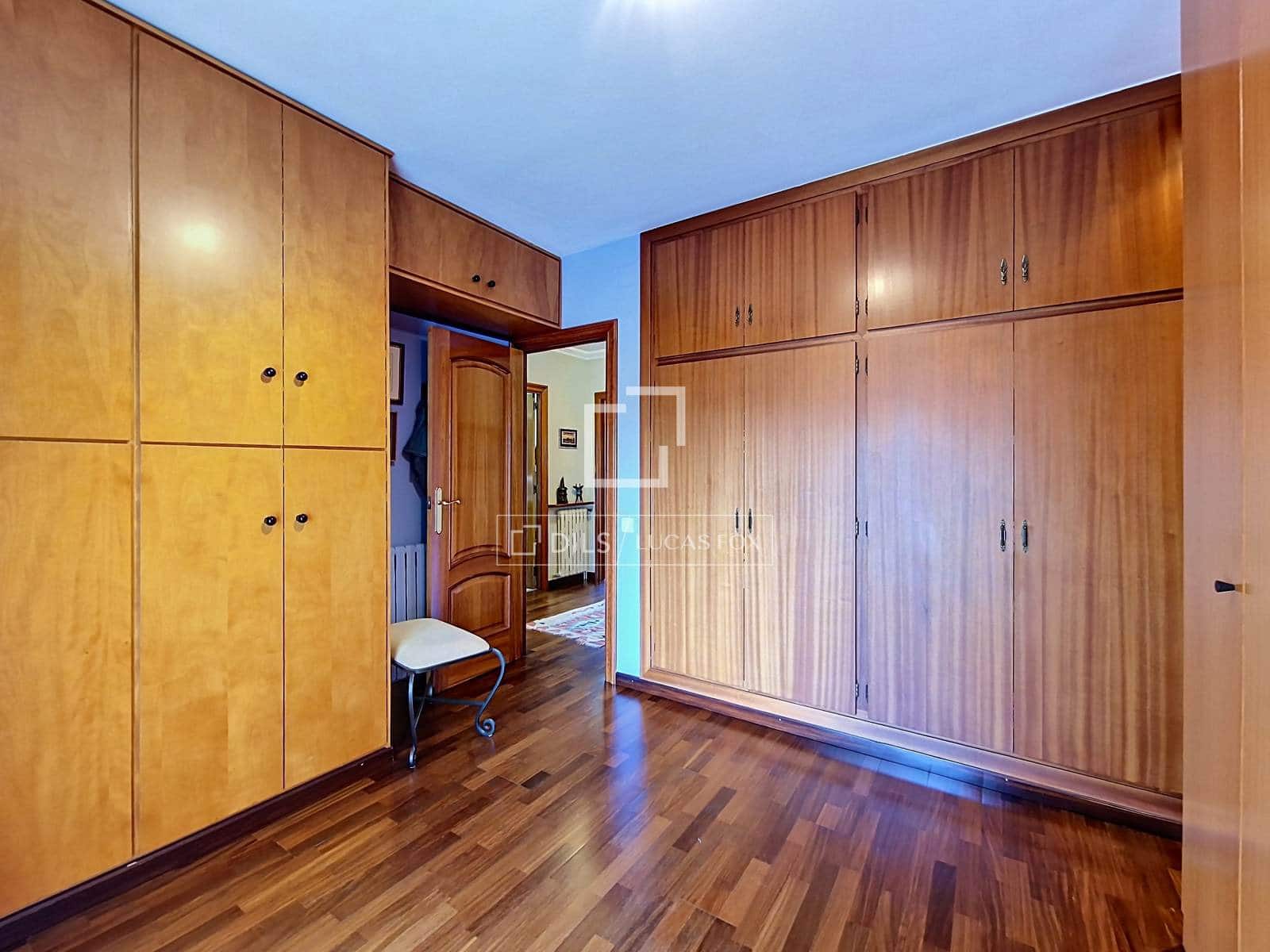 5 slaapkamer Villa te koop in Vilanova i la Geltru met zwembad garage - € 890.000 (Ref: 10008004)