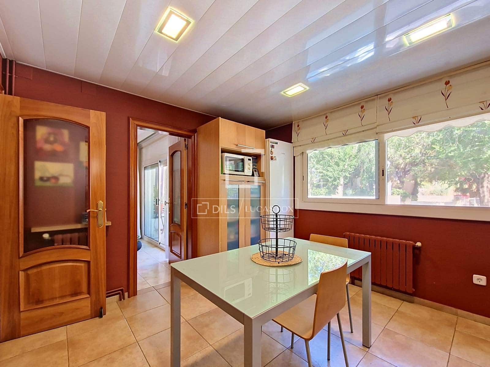5 slaapkamer Villa te koop in Vilanova i la Geltru met zwembad garage - € 890.000 (Ref: 10008004)