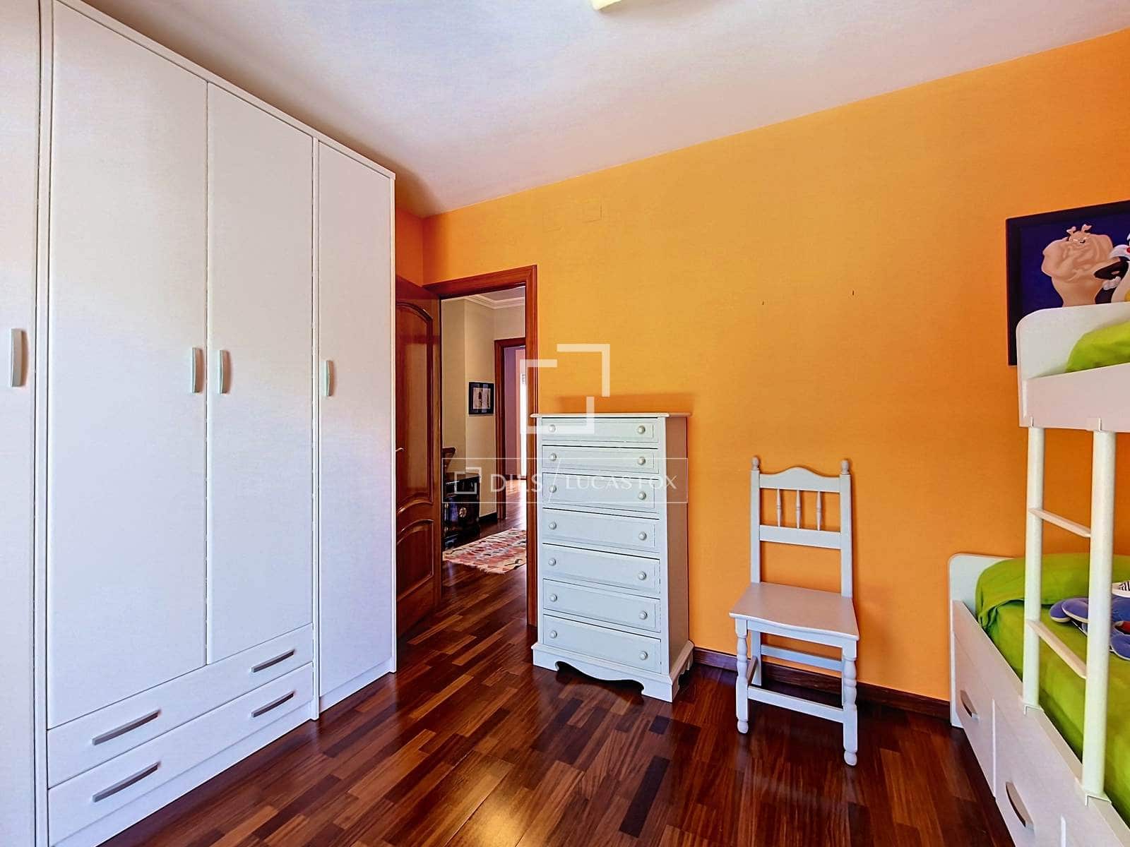 5 slaapkamer Villa te koop in Vilanova i la Geltru met zwembad garage - € 890.000 (Ref: 10008004)