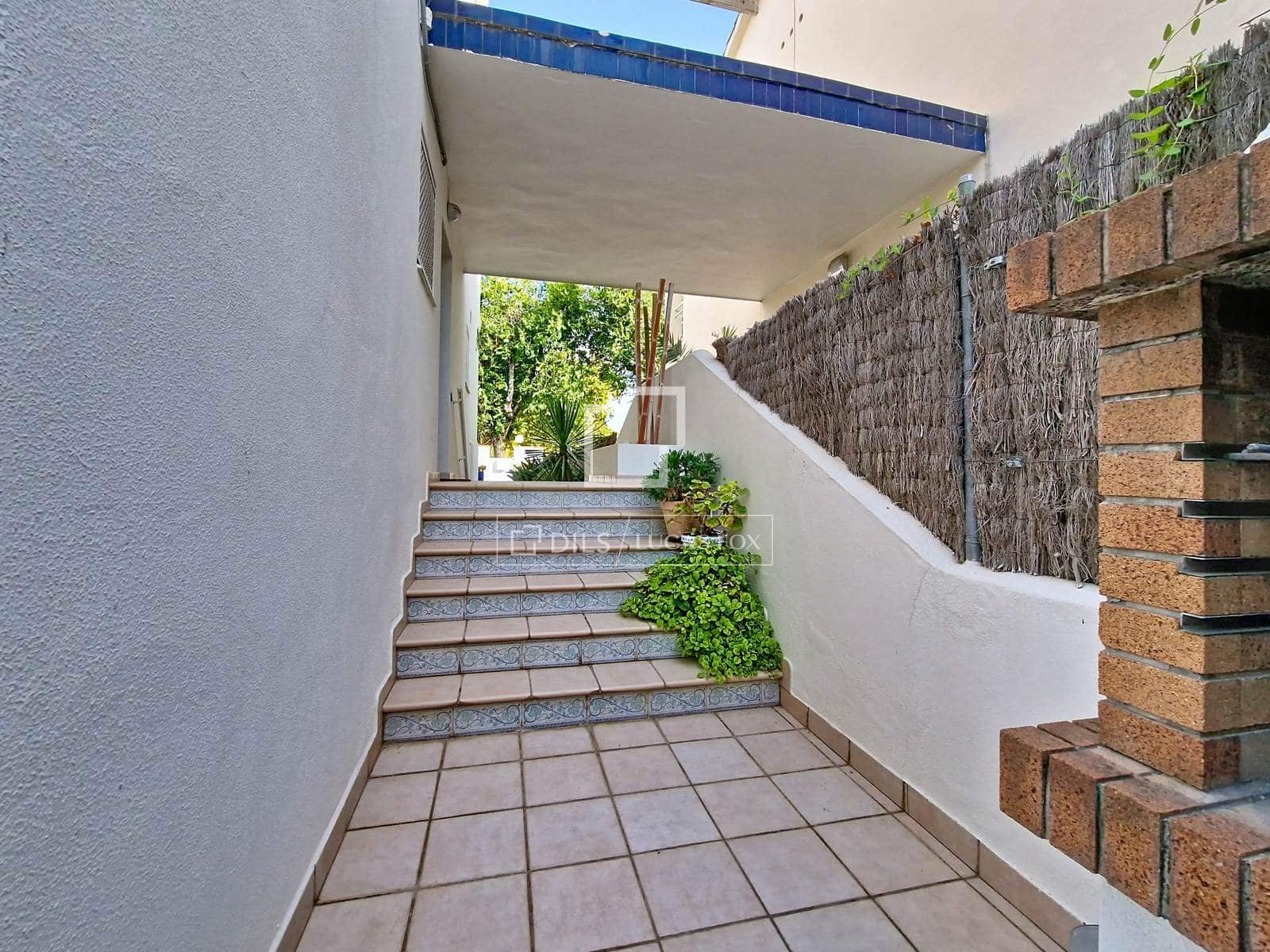 5 slaapkamer Villa te koop in Vilanova i la Geltru met zwembad garage - € 890.000 (Ref: 10008004)