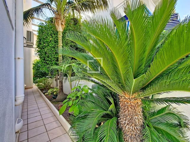 5 slaapkamer Villa te koop in Vilanova i la Geltrú met zwembad garage - € 890.000 (Ref: 10008004)