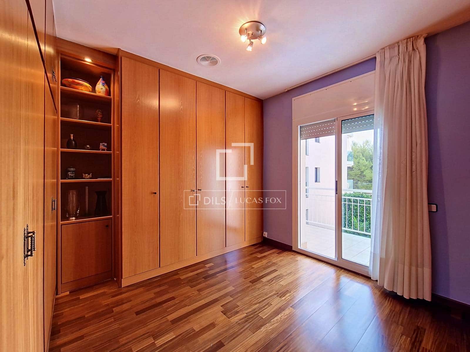 5 slaapkamer Villa te koop in Vilanova i la Geltru met zwembad garage - € 890.000 (Ref: 10008004)