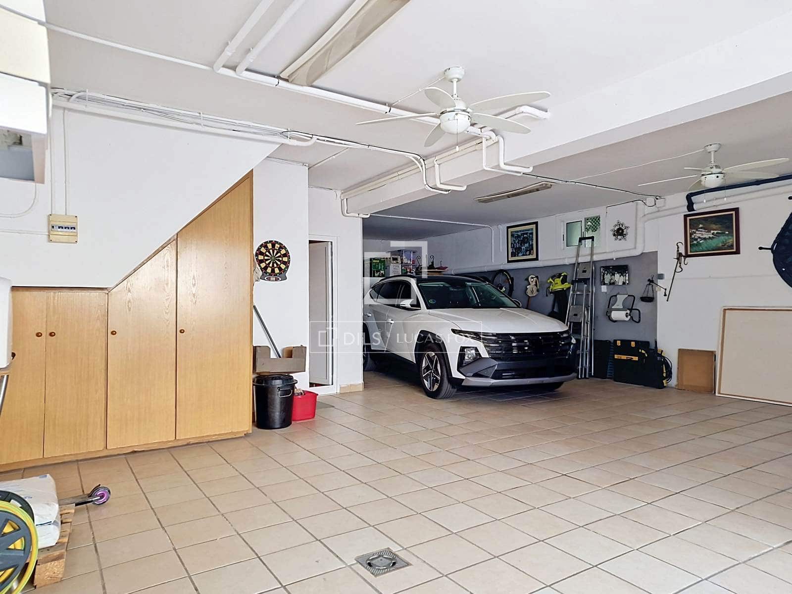 5 slaapkamer Villa te koop in Vilanova i la Geltru met zwembad garage - € 890.000 (Ref: 10008004)