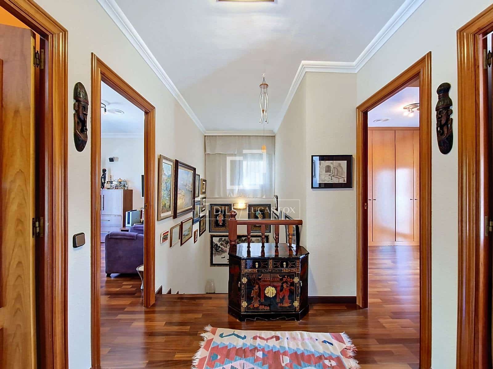 5 slaapkamer Villa te koop in Vilanova i la Geltru met zwembad garage - € 890.000 (Ref: 10008004)