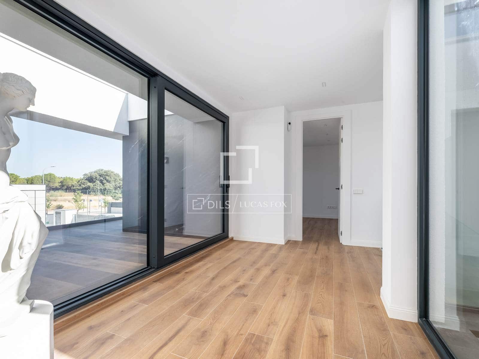 5 quarto Moradia para venda em Villaviciosa de Odon com piscina garagem - 1 500 000 € (Ref: 10008005)