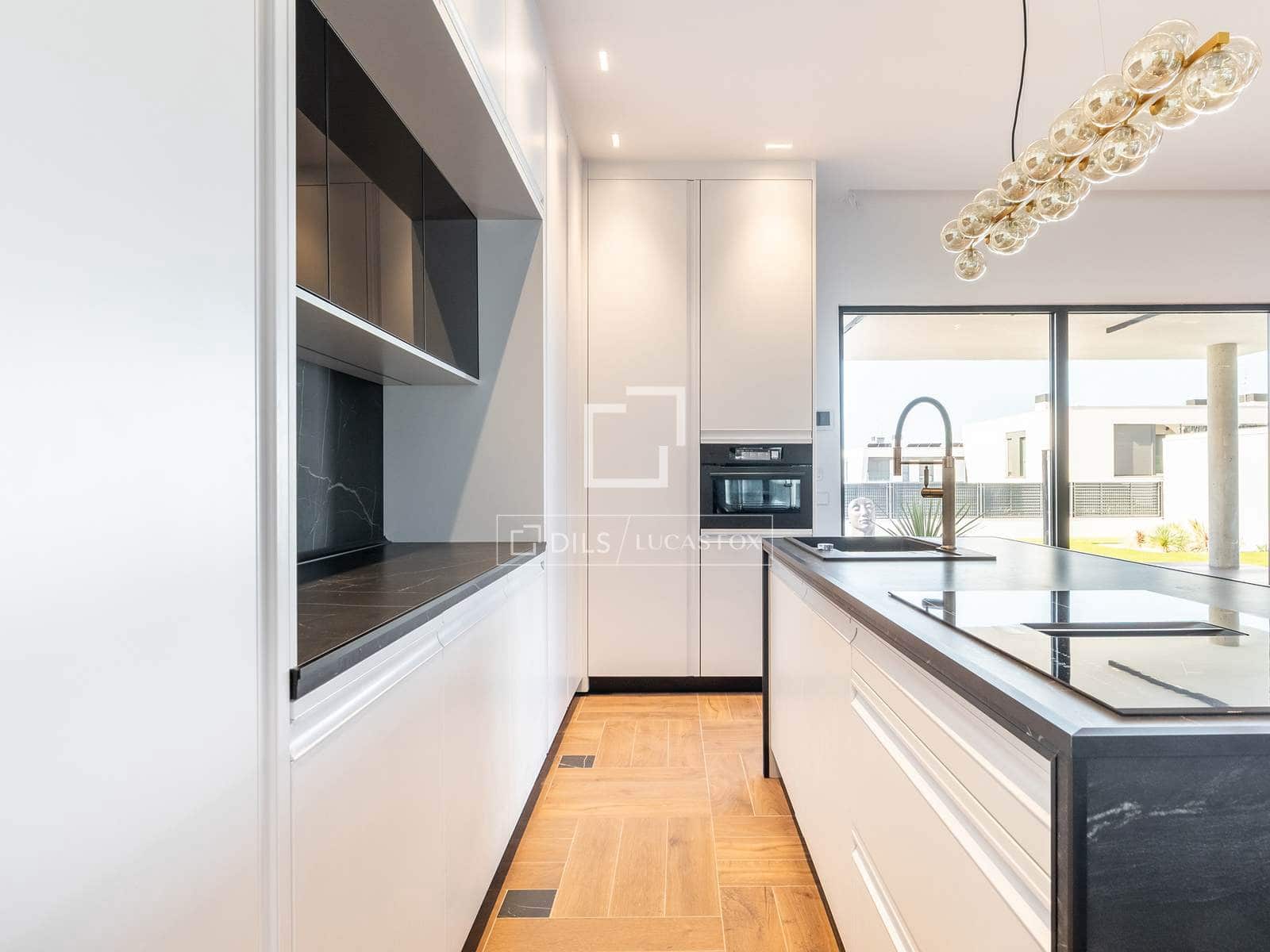 5 quarto Moradia para venda em Villaviciosa de Odon com piscina garagem - 1 500 000 € (Ref: 10008005)