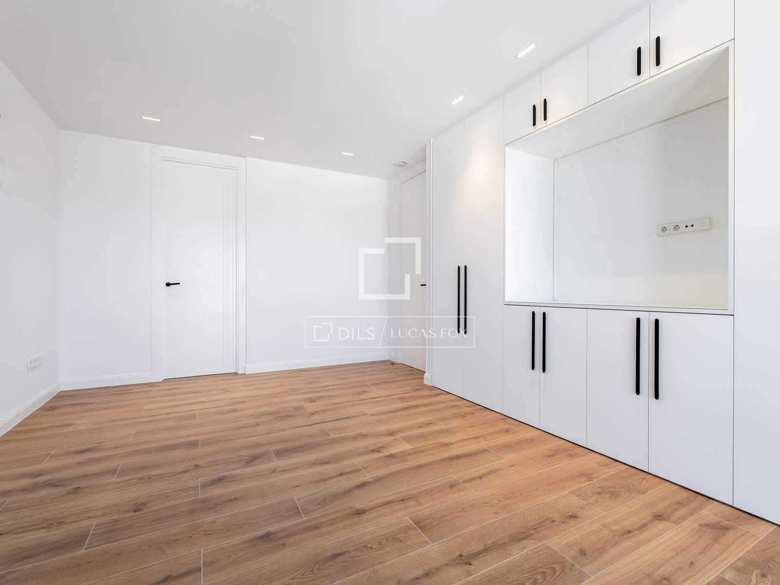 5 quarto Moradia para venda em Villaviciosa de Odon com piscina garagem - 1 500 000 € (Ref: 10008005)