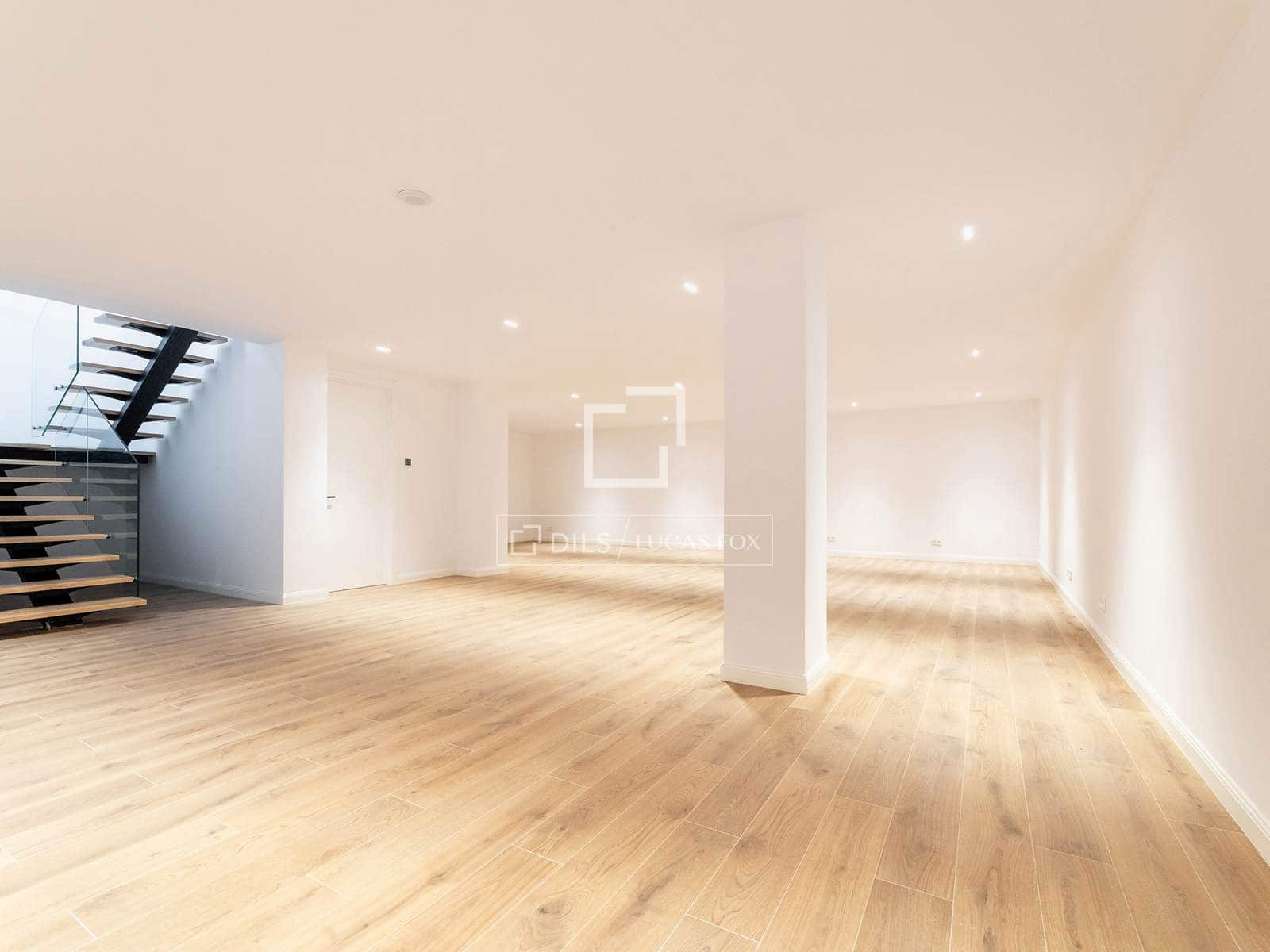 5 quarto Moradia para venda em Villaviciosa de Odon com piscina garagem - 1 500 000 € (Ref: 10008005)