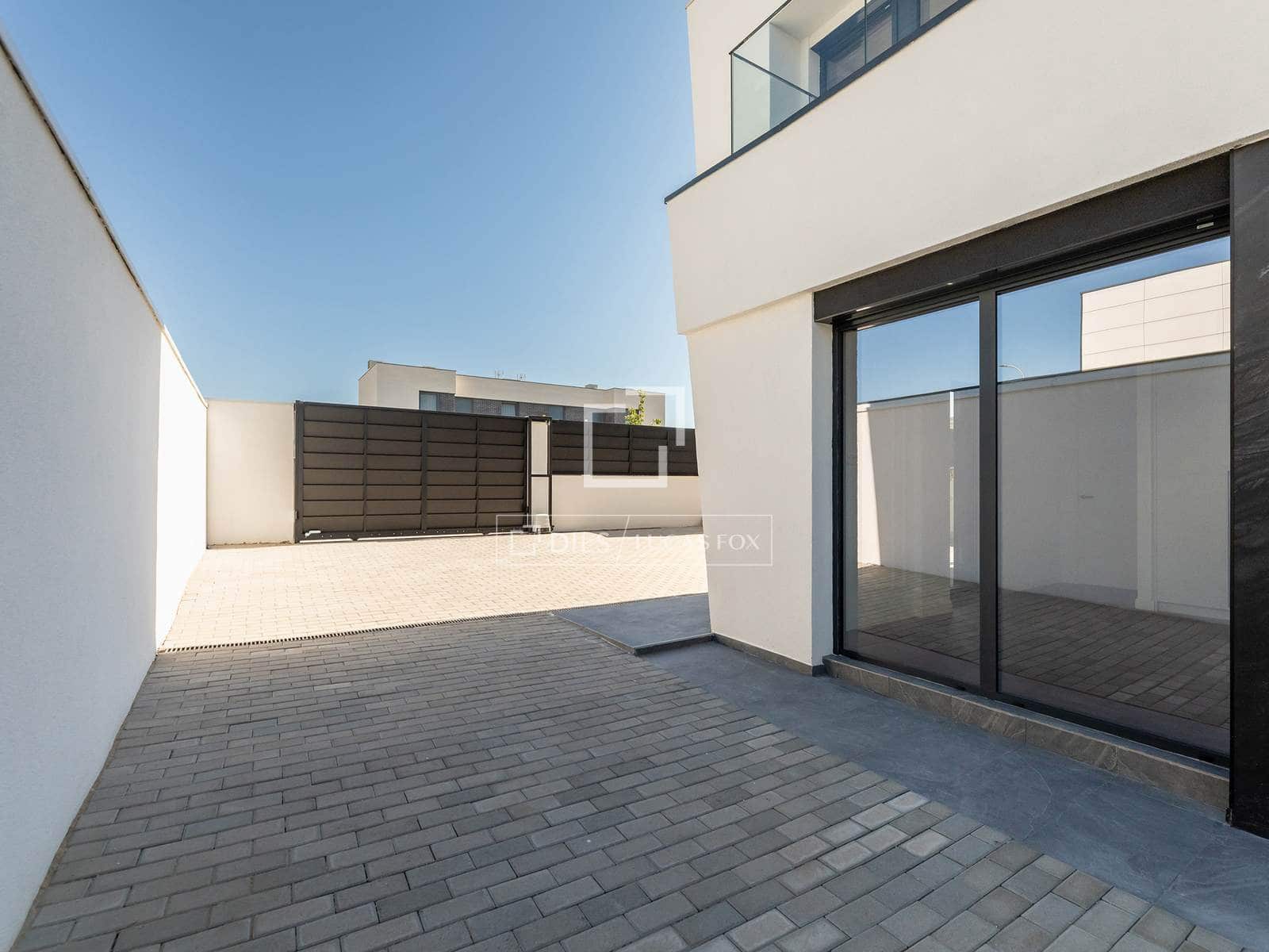 5 quarto Moradia para venda em Villaviciosa de Odon com piscina garagem - 1 500 000 € (Ref: 10008005)