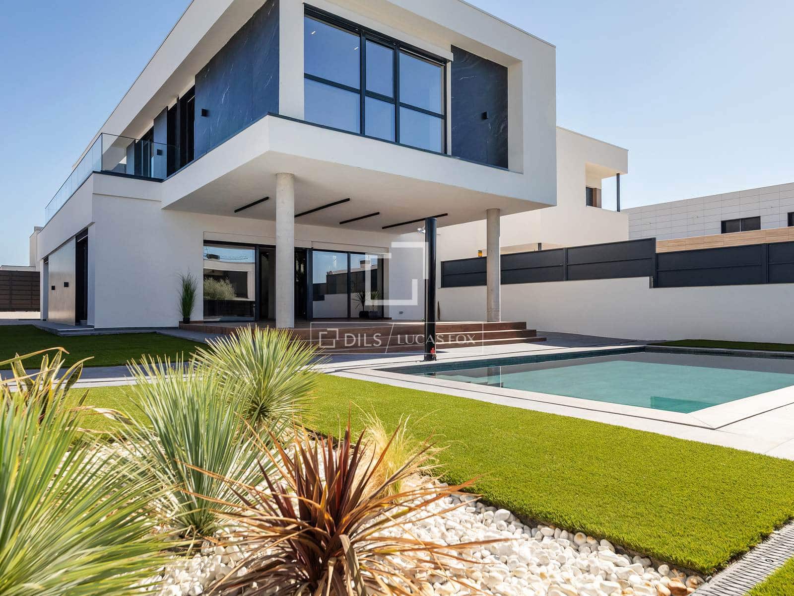 5 quarto Moradia para venda em Villaviciosa de Odon com piscina garagem - 1 500 000 € (Ref: 10008005)