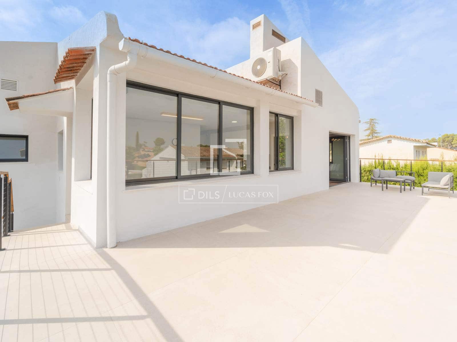 5 slaapkamer Villa te koop in L'Eliana met zwembad garage - € 830.000 (Ref: 10008006)