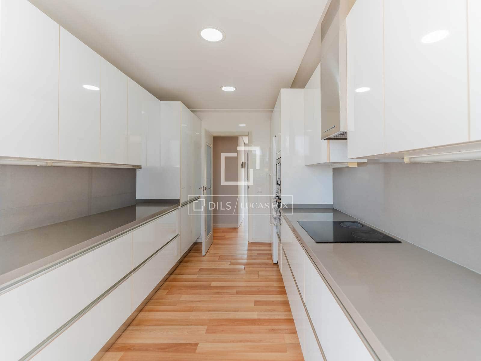 5 slaapkamer Villa te koop in L'Eliana met zwembad garage - € 830.000 (Ref: 10008006)