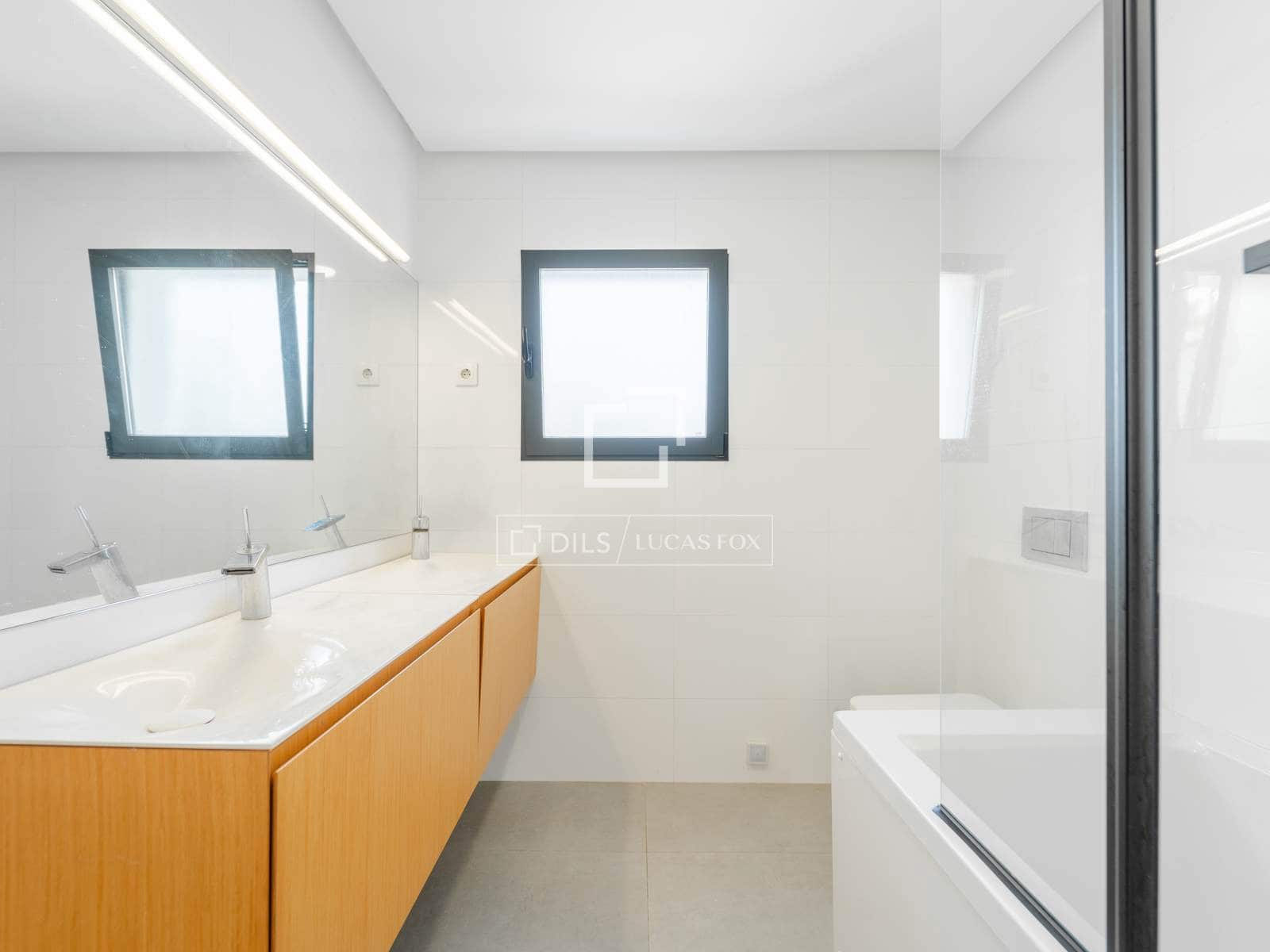 5 slaapkamer Villa te koop in L'Eliana met zwembad garage - € 830.000 (Ref: 10008006)