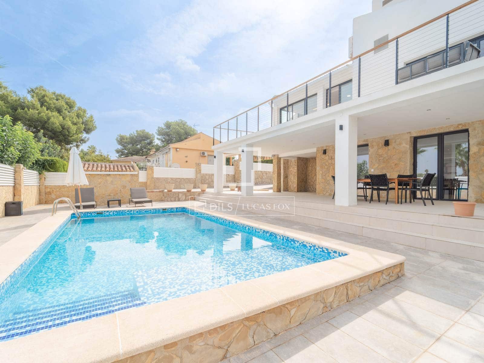 5 slaapkamer Villa te koop in L'Eliana met zwembad garage - € 830.000 (Ref: 10008006)