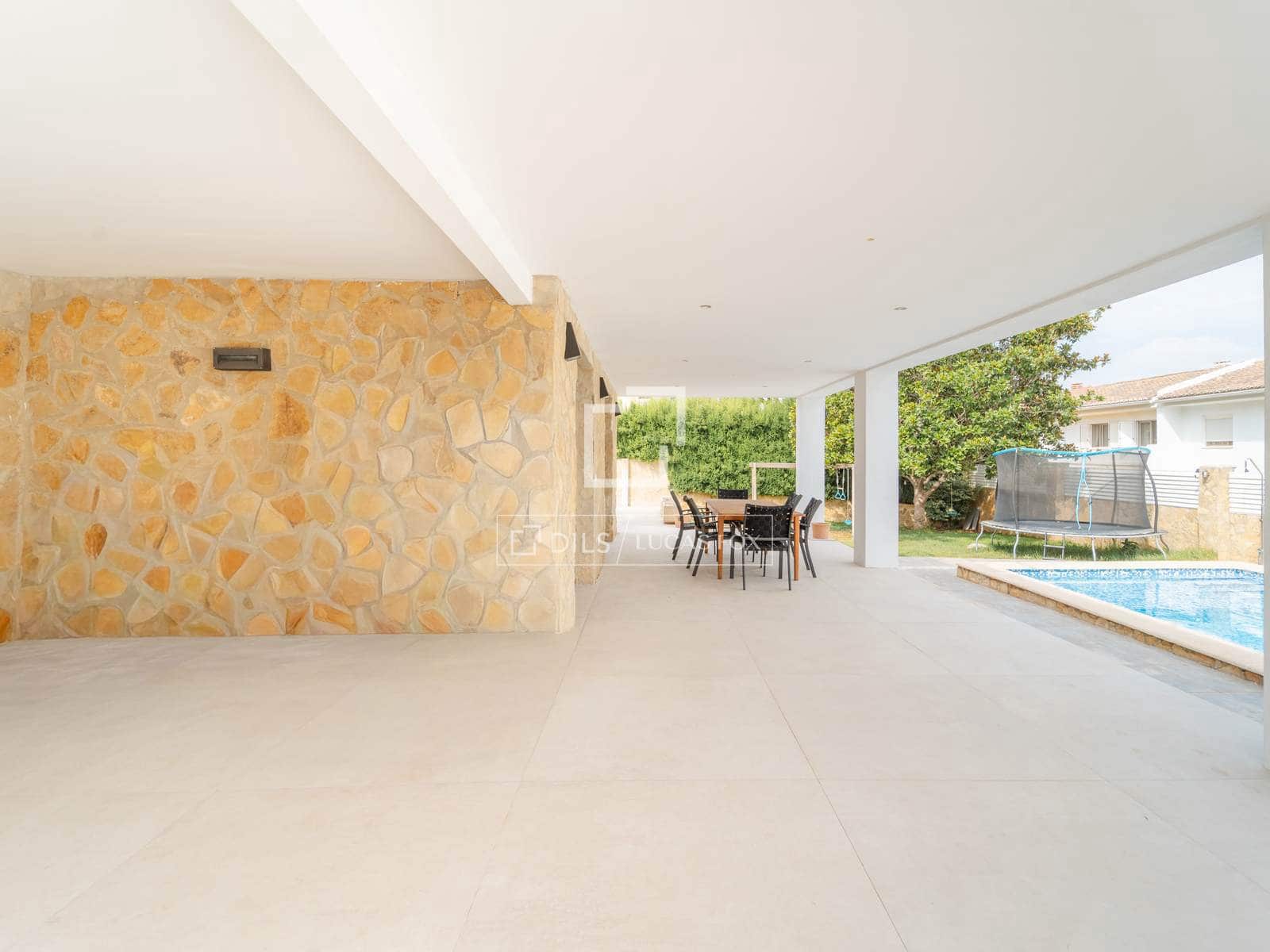 5 slaapkamer Villa te koop in L'Eliana met zwembad garage - € 830.000 (Ref: 10008006)