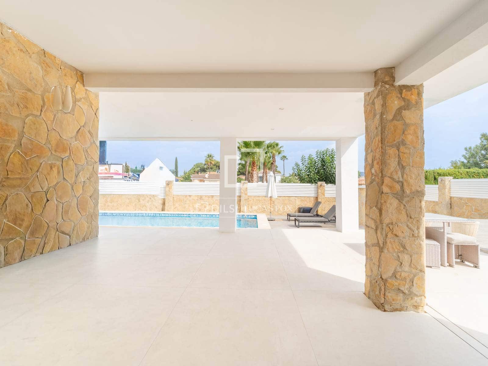 5 slaapkamer Villa te koop in L'Eliana met zwembad garage - € 830.000 (Ref: 10008006)
