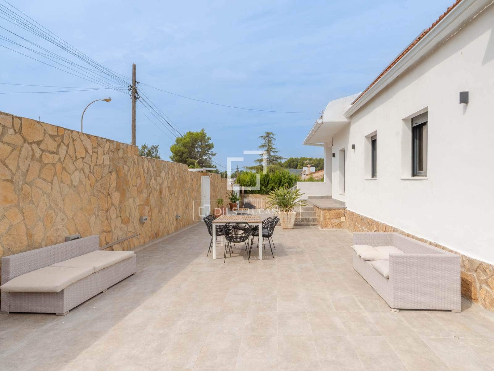 5 slaapkamer Villa te koop in L'Eliana met zwembad garage - € 830.000 (Ref: 10008006)