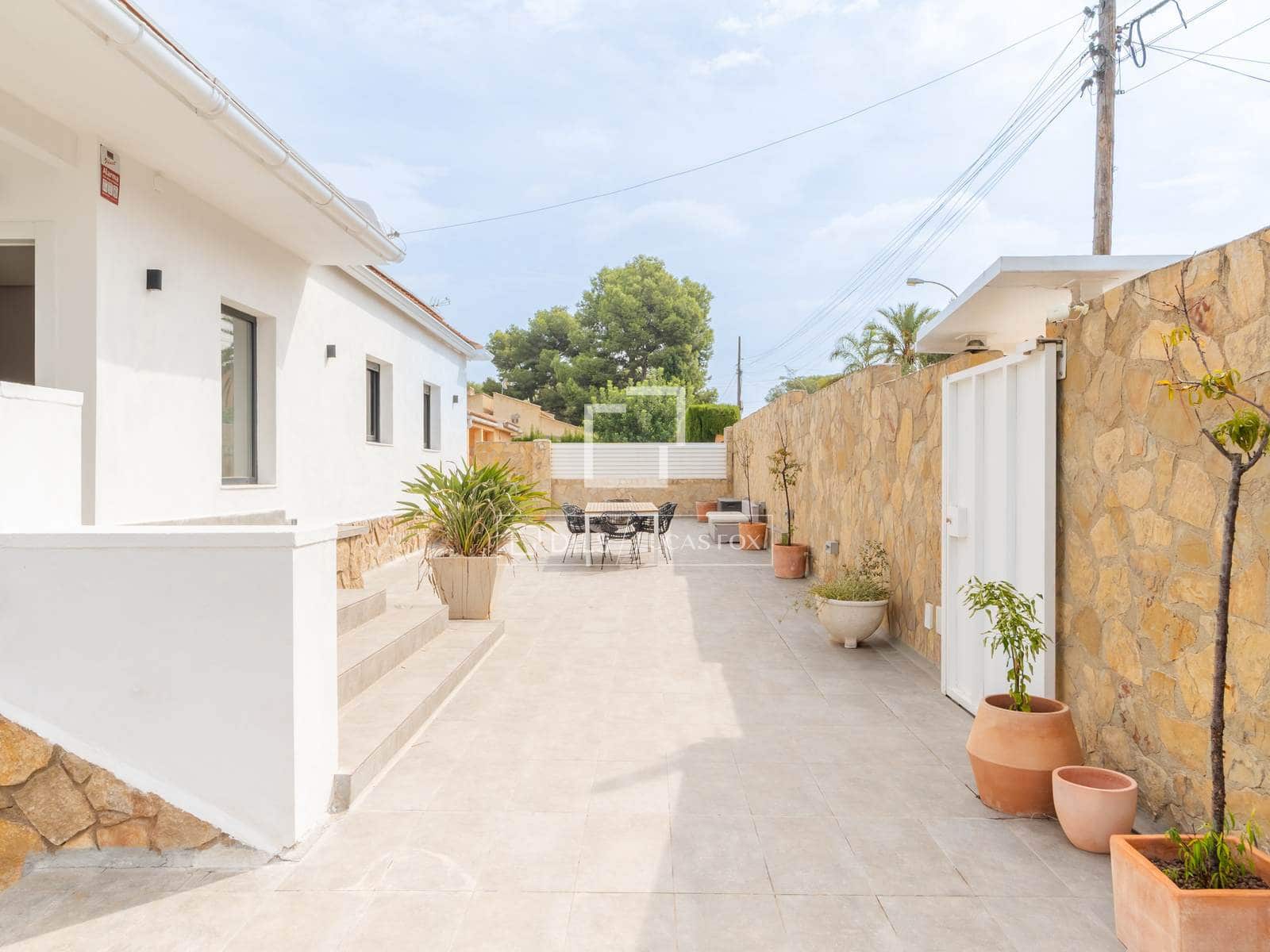 5 slaapkamer Villa te koop in L'Eliana met zwembad garage - € 830.000 (Ref: 10008006)