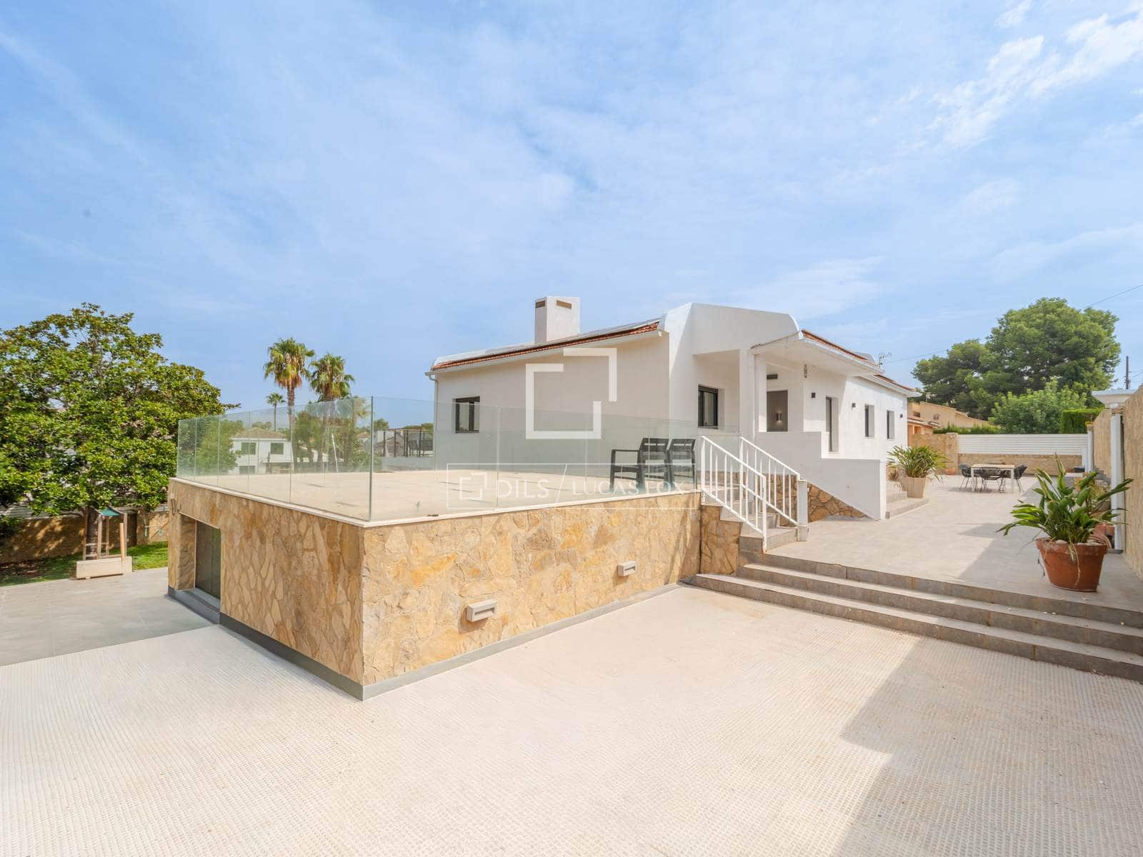 5 slaapkamer Villa te koop in L'Eliana met zwembad garage - € 830.000 (Ref: 10008006)
