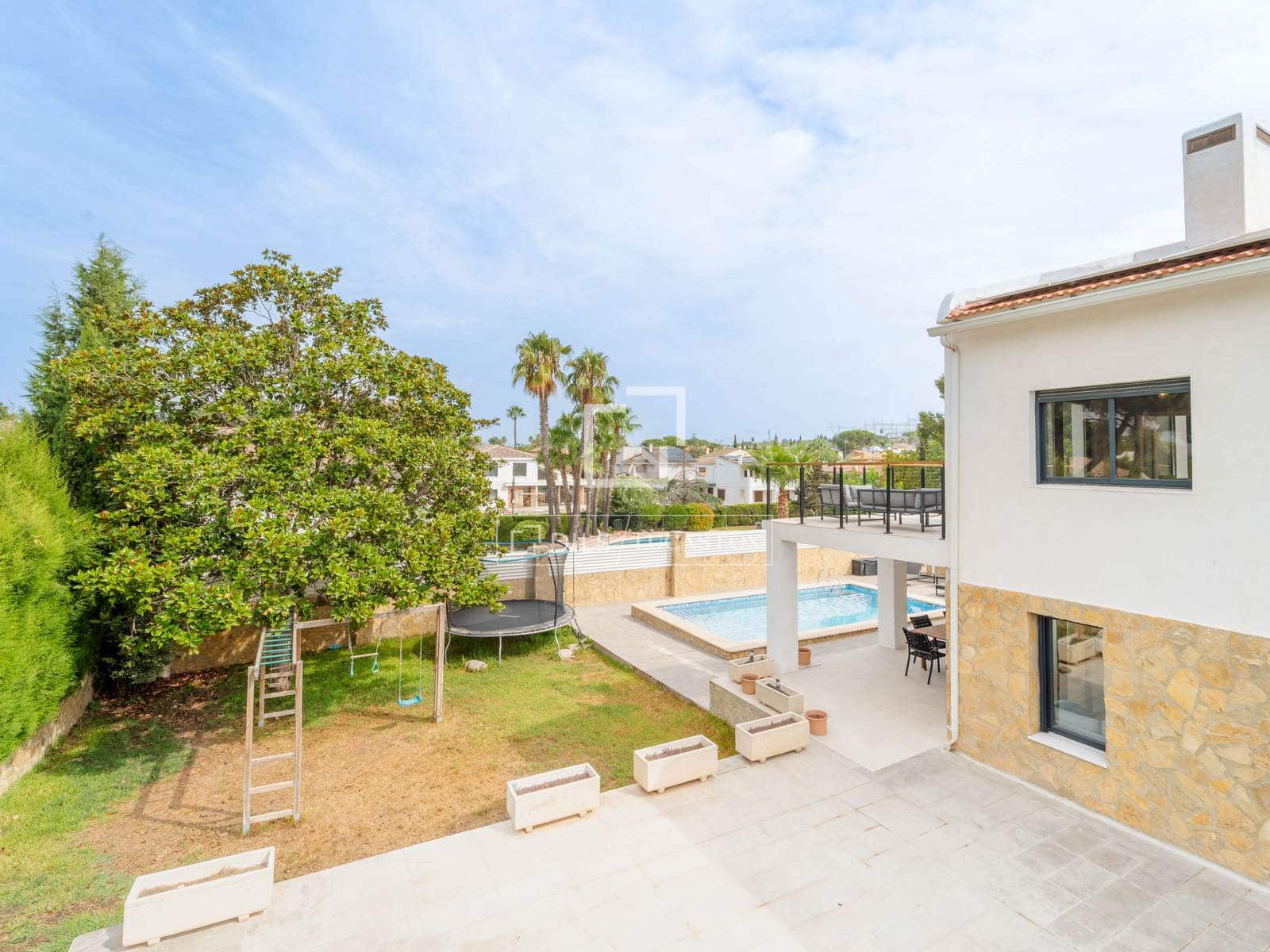 5 slaapkamer Villa te koop in L'Eliana met zwembad garage - € 830.000 (Ref: 10008006)