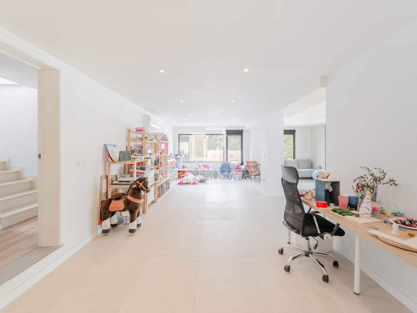 5 slaapkamer Villa te koop in L'Eliana met zwembad garage - € 830.000 (Ref: 10008006)