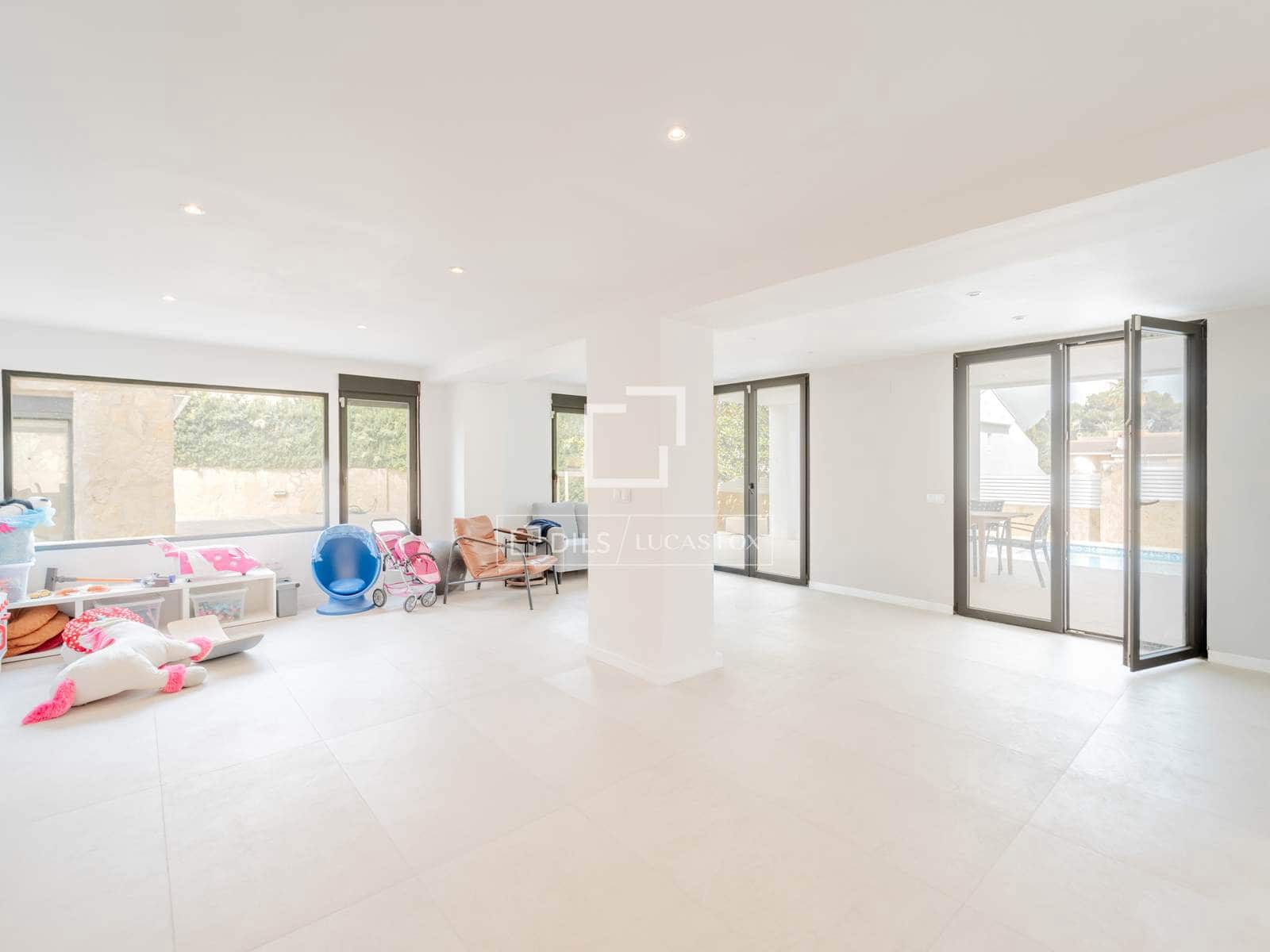 5 slaapkamer Villa te koop in L'Eliana met zwembad garage - € 830.000 (Ref: 10008006)