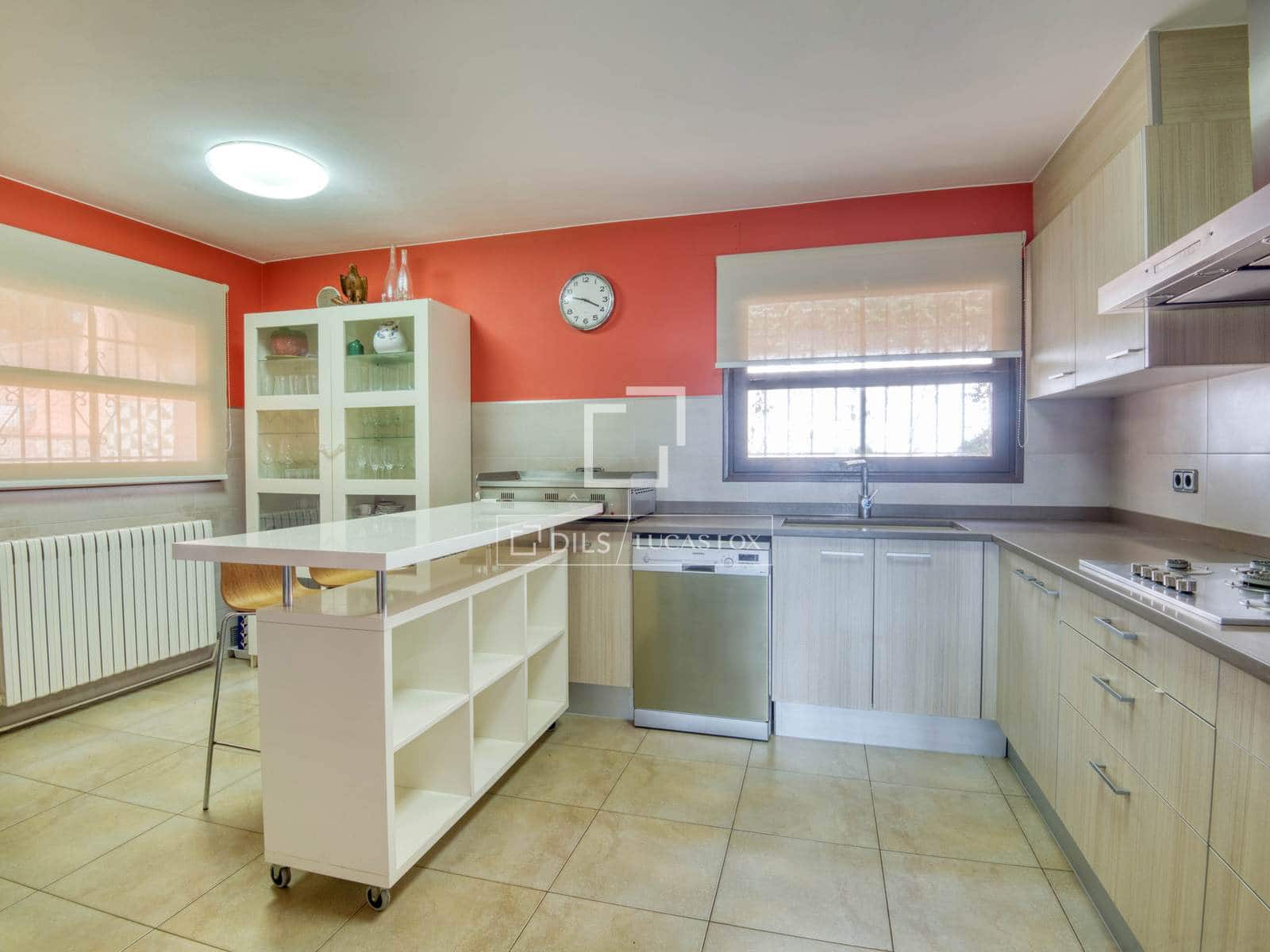 5 bedroom Villa for sale in Calonge i Sant Antoni with pool garage - € 690,000 (Ref: 10008071)