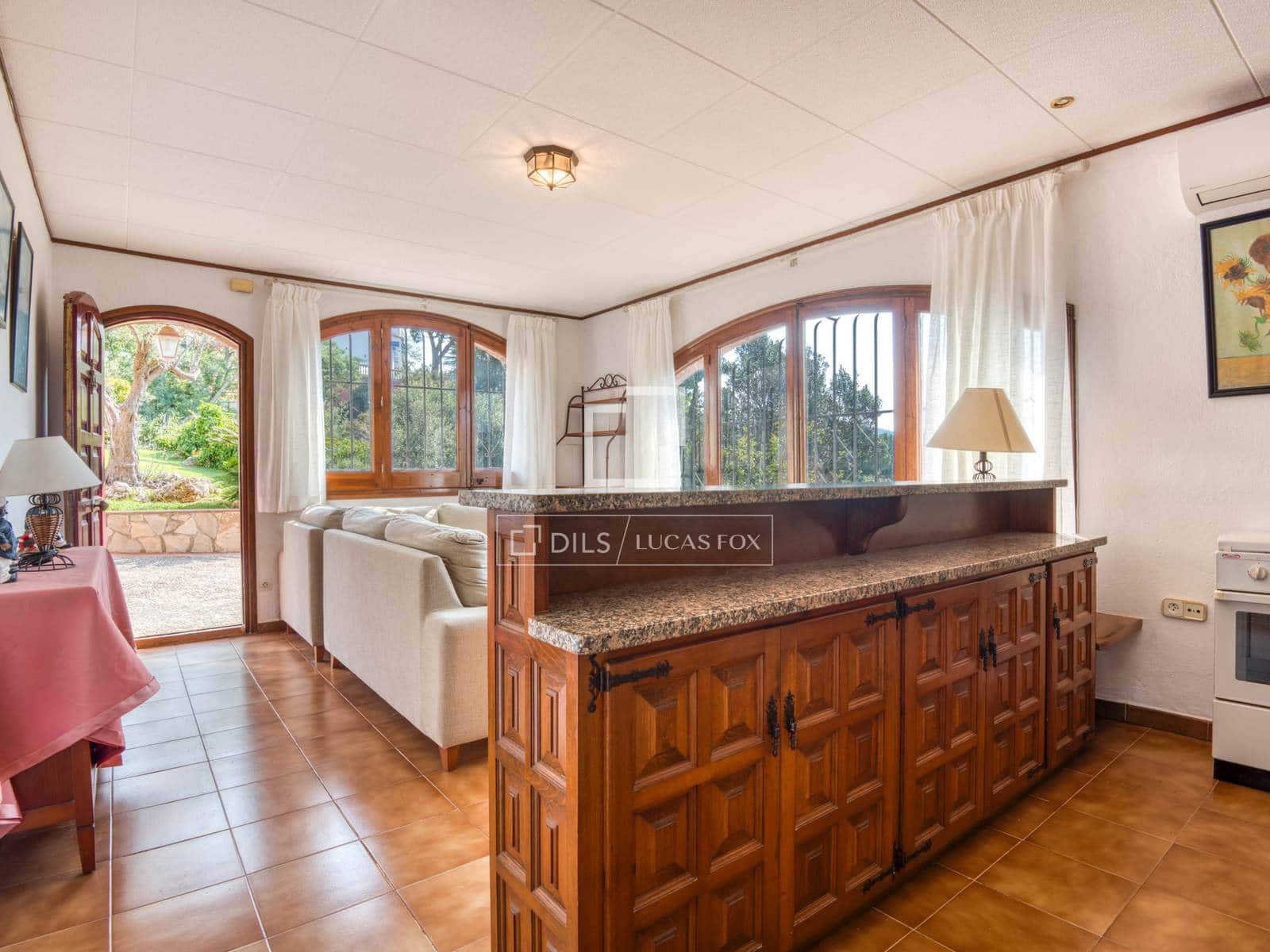 5 bedroom Villa for sale in Calonge i Sant Antoni with pool garage - € 690,000 (Ref: 10008071)