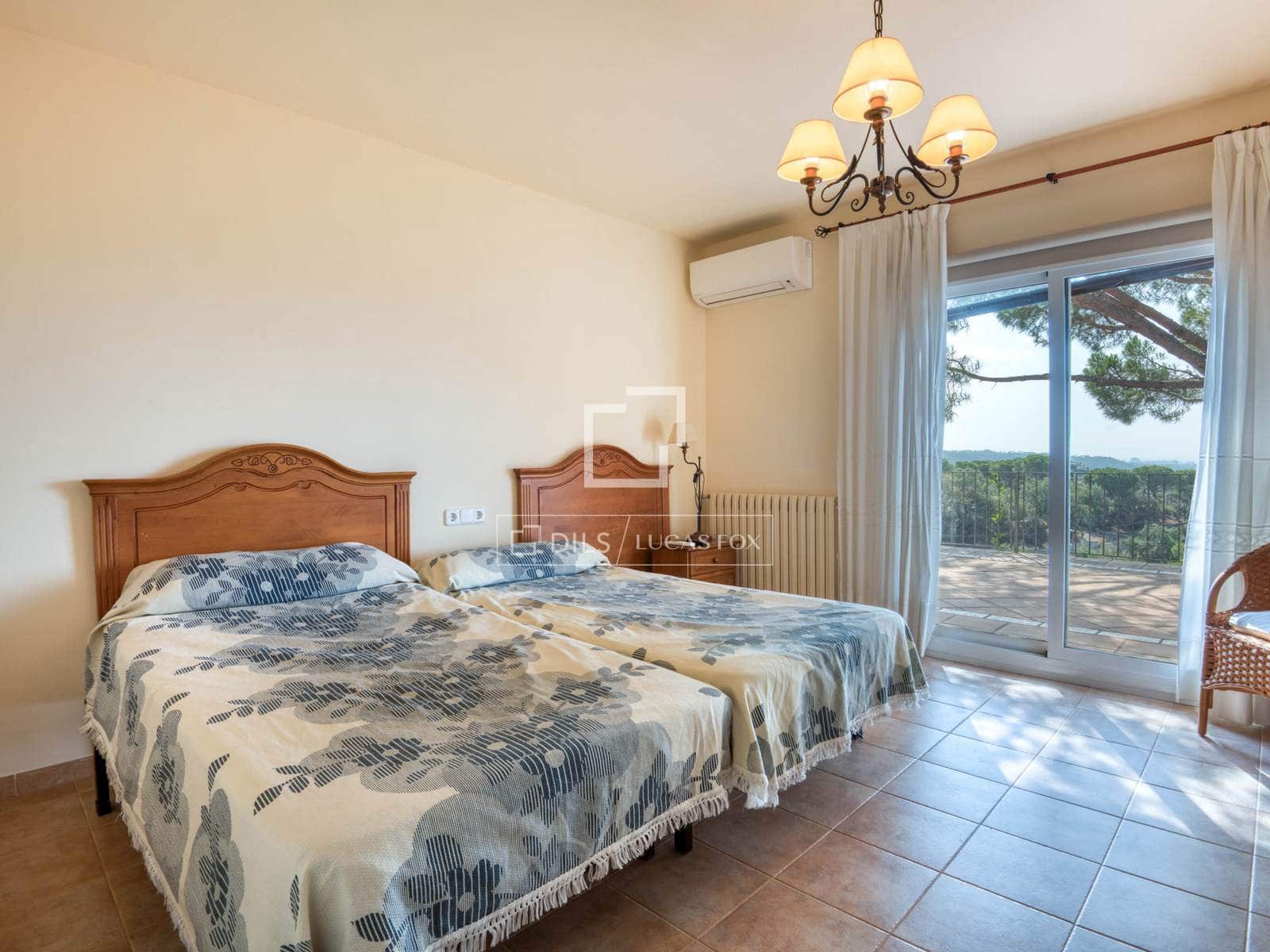 5 bedroom Villa for sale in Calonge i Sant Antoni with pool garage - € 690,000 (Ref: 10008071)