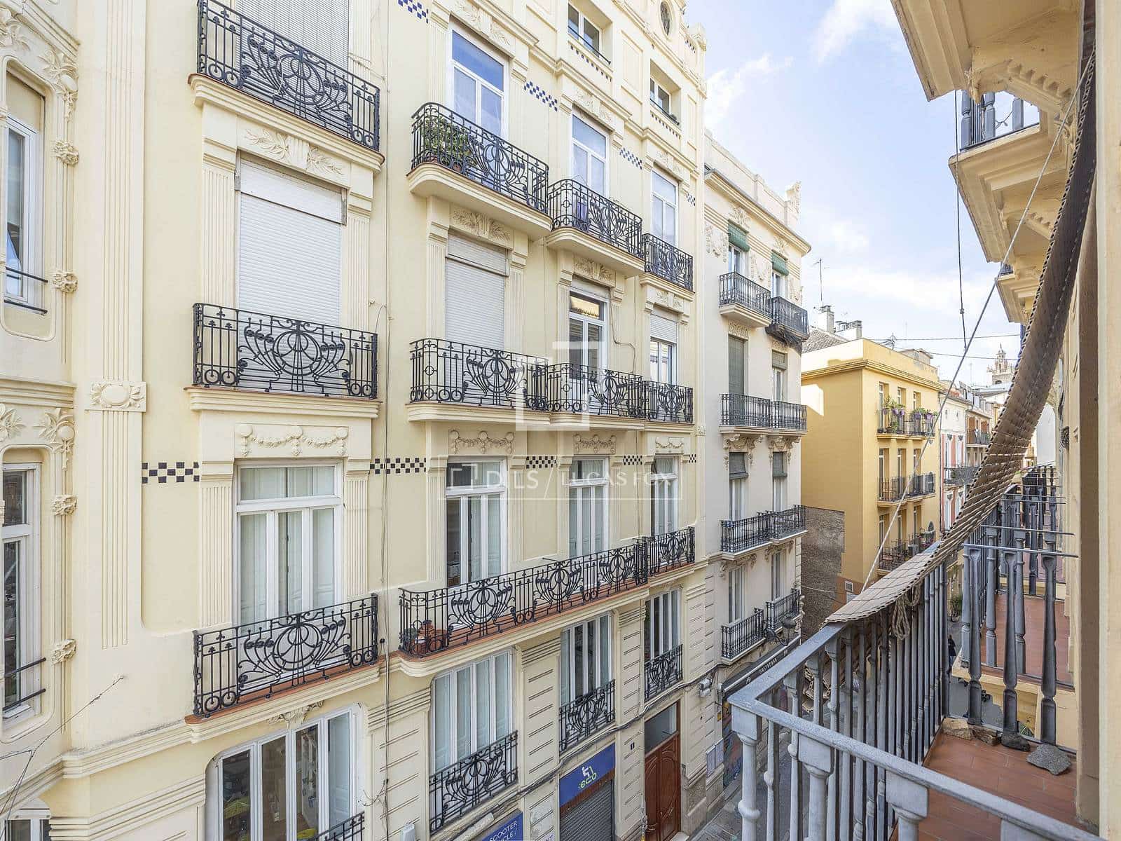 1 slaapkamer Appartement te koop in Valencia stad - € 415.000 (Ref: 10008073)